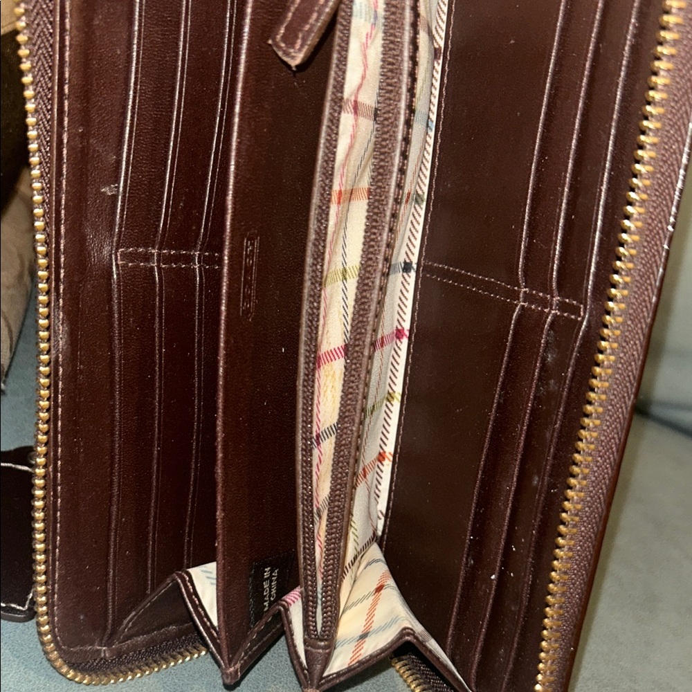 Coach Y2K Tan and Brown Signature Stripe Collection Tote /Wallet Set comes w/COA - Picture 15 of 16